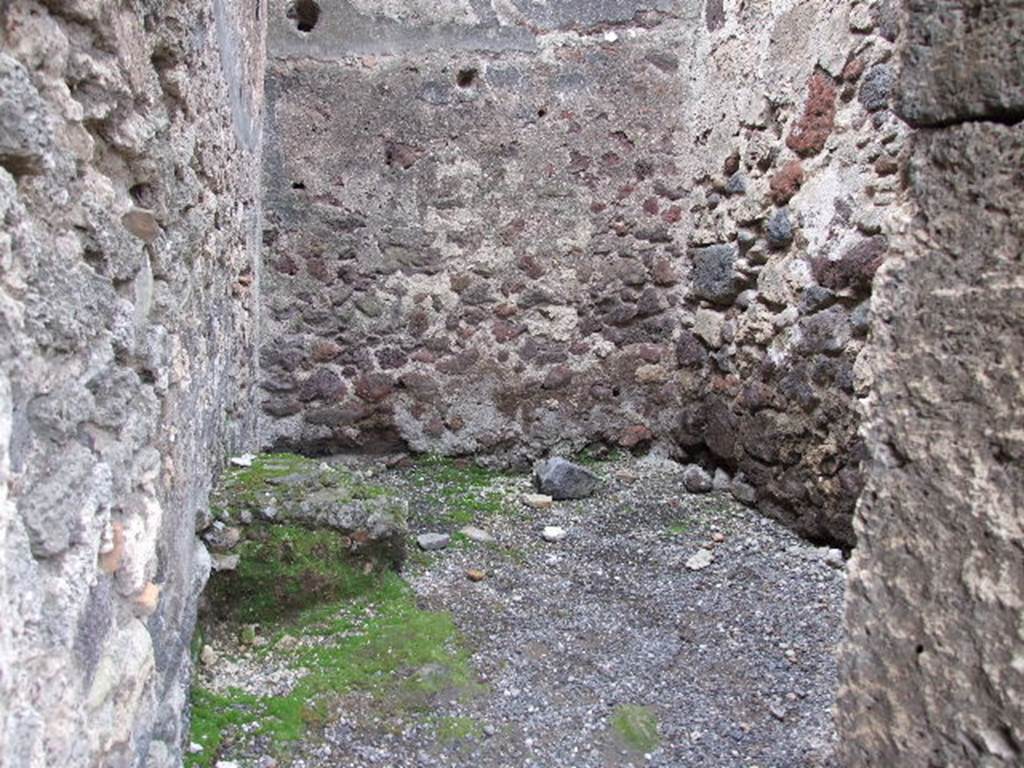 VIII.4.20 Pompeii.  Shop and rooms.  December 2006.  Small room at rear.