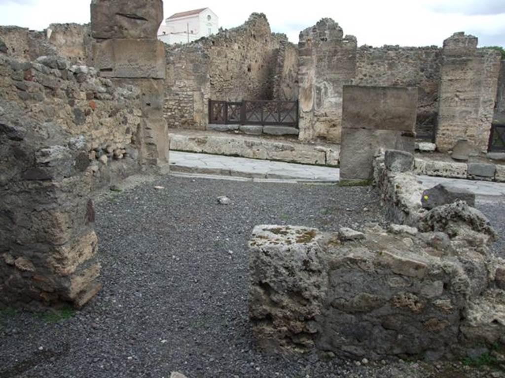 VIII.4.21 Pompeii.  Shop and rooms.  December 2007.  Looking east towards Via Stabia from rear room.