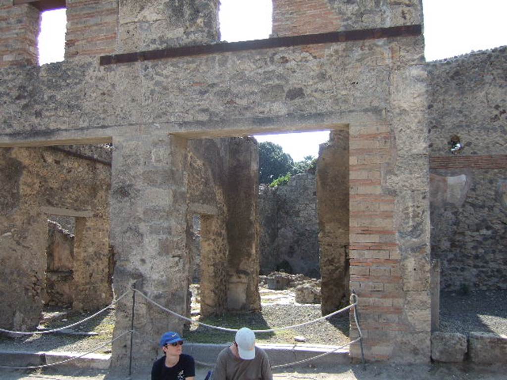 VIII.4.26 Pompeii. September 2005. Entrance on Via Stabiana.