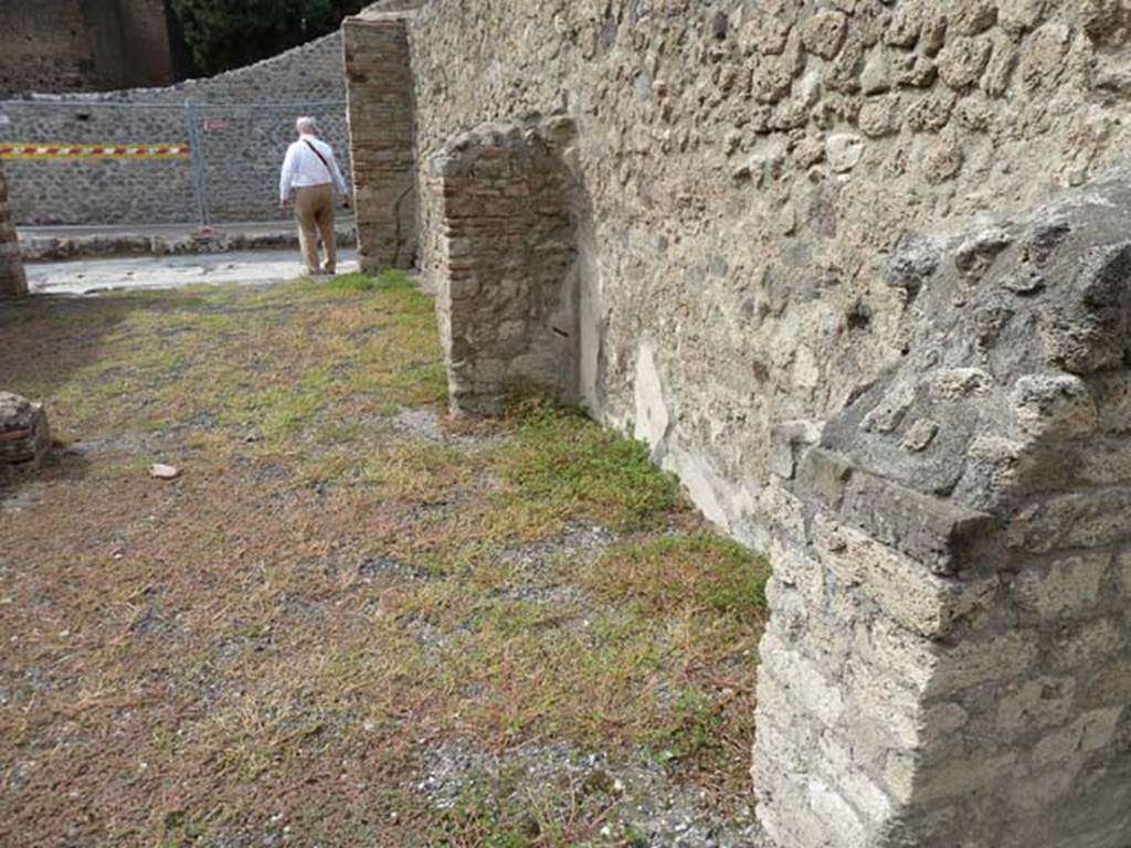 VIII.4.45 Pompeii. September 2015. Looking west across north wall of “first” room.