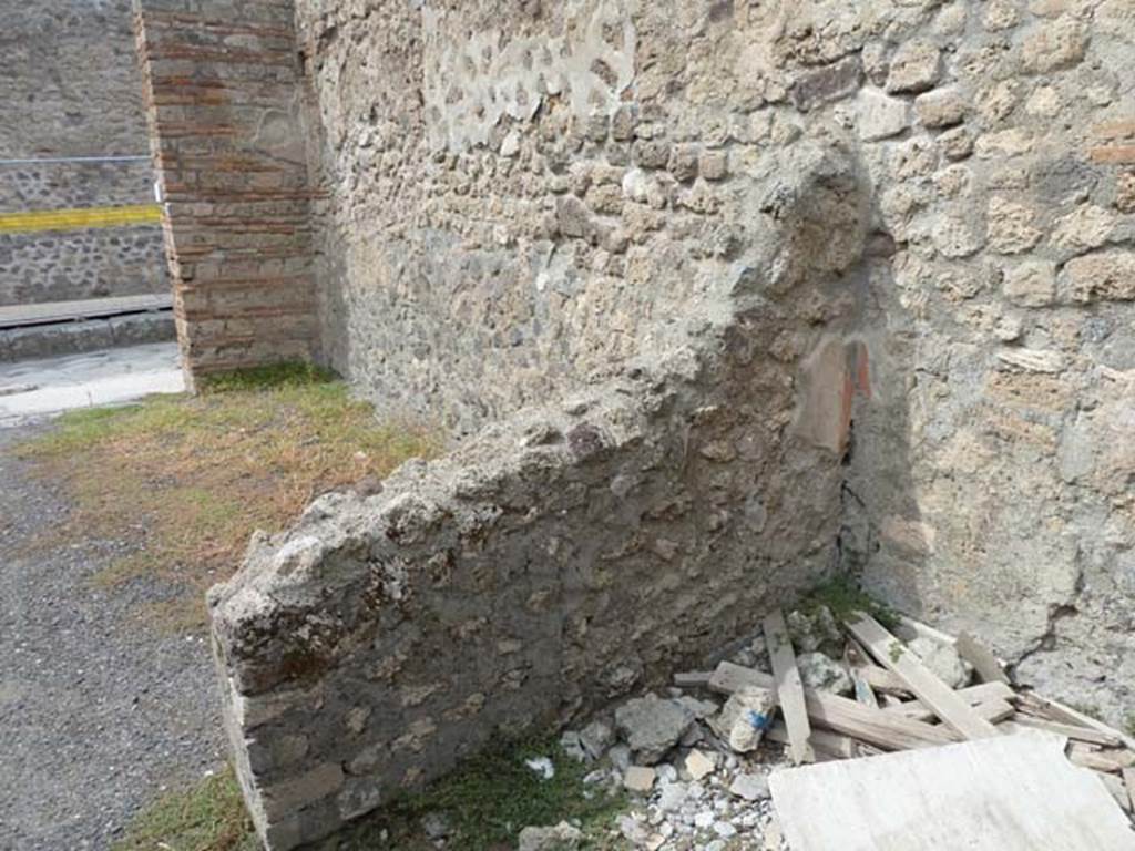 VIII.4.48 Pompeii. September 2015. West wall of rear room, and north-west corner.