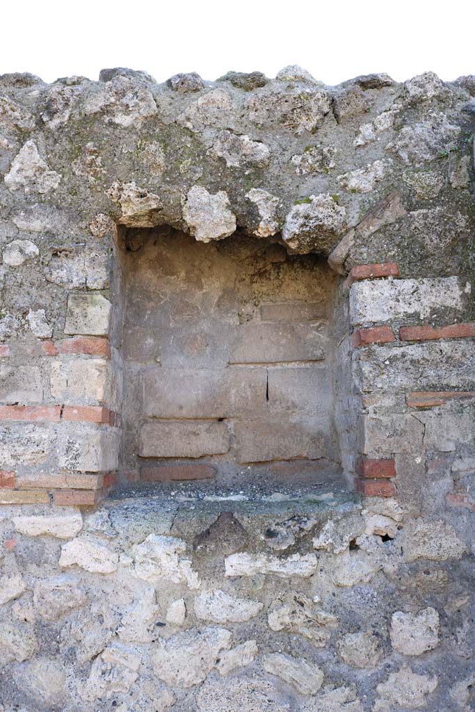 VIII.4.51 Pompeii. December 2018. 
Looking towards niche in south wall. Photo courtesy of Aude Durand.
