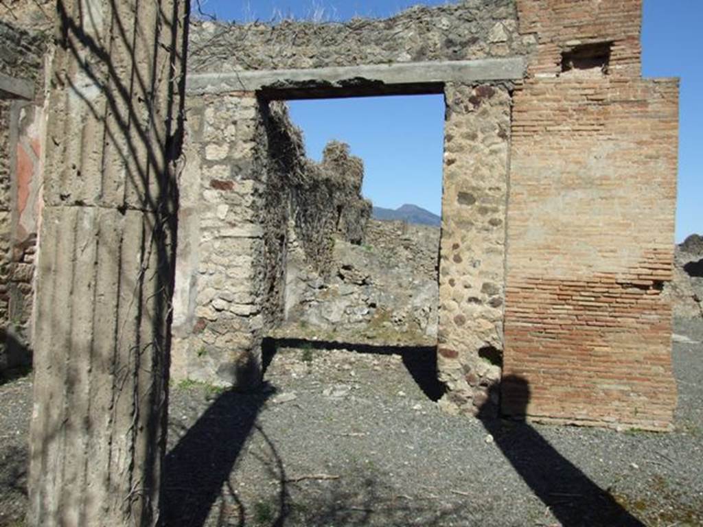 VIII.5.9 Pompeii.  March 2009.  Room 5.  Doorway from North Portico.  Looking north.