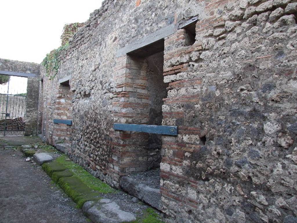 VIII.5.13 Pompeii. December 2006. Doorway to steps to upper floor.