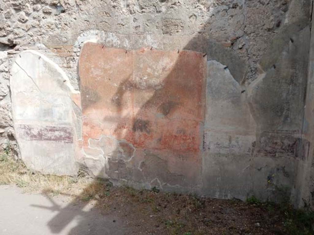 VIII.5.16 Pompeii. May 2017. Room 7, north wall. Photo courtesy of Buzz Ferebee.