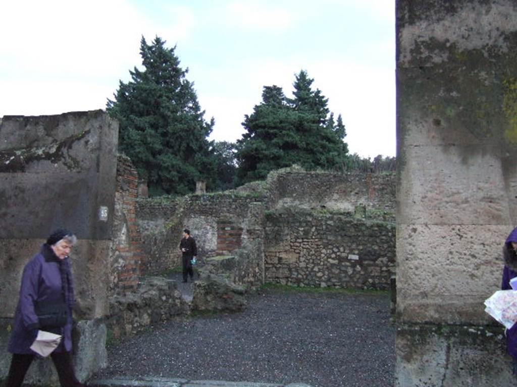 VIII.5.23 Pompeii. December 2005. Entrance.