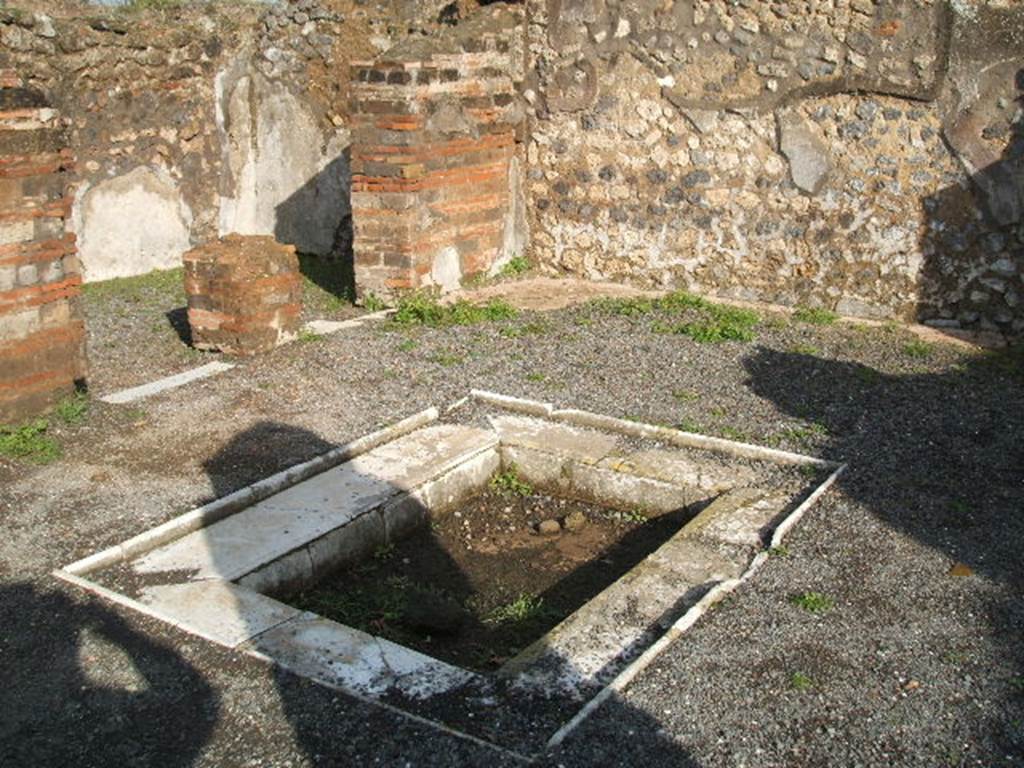 VIII.5.24 Pompeii. December 2004. Room 1, looking north-east across atrium to rooms 5 and 4.