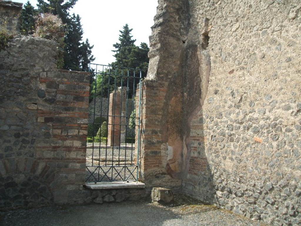 VIII.5.28 Pompeii.  March 2009.  Doorway to Room 2. Small room