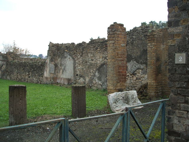 VIII.6.2 Pompeii. December 2004. East side.
