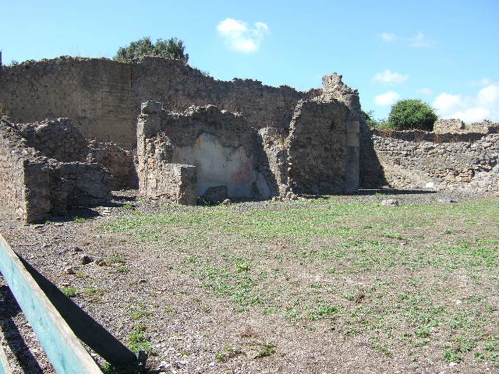 VIII.6.3 Pompeii. September 2005. Looking towards west side, with “the shop”, on the left.

