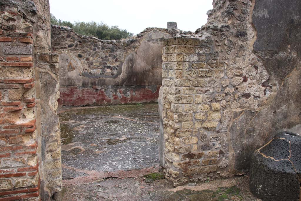 VIII.6.10 Pompeii. October 2020. Doorway to room I, on east side of room K. Photo courtesy of Klaus Heese