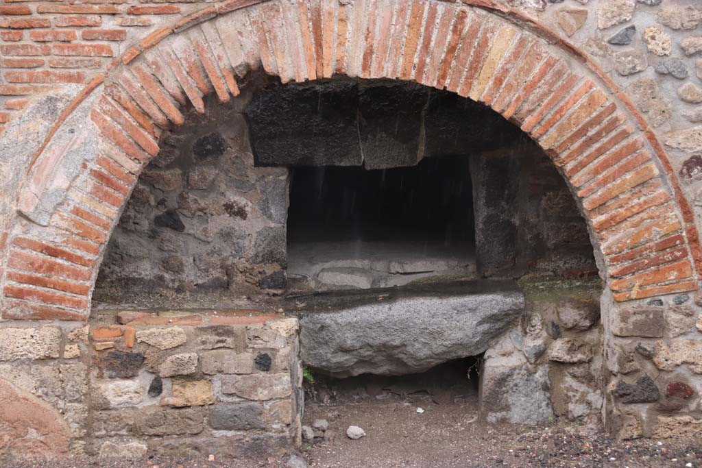 VIII.6.11 Pompeii. October 2020. Looking east towards oven in bakery room. Photo courtesy of Klaus Heese.