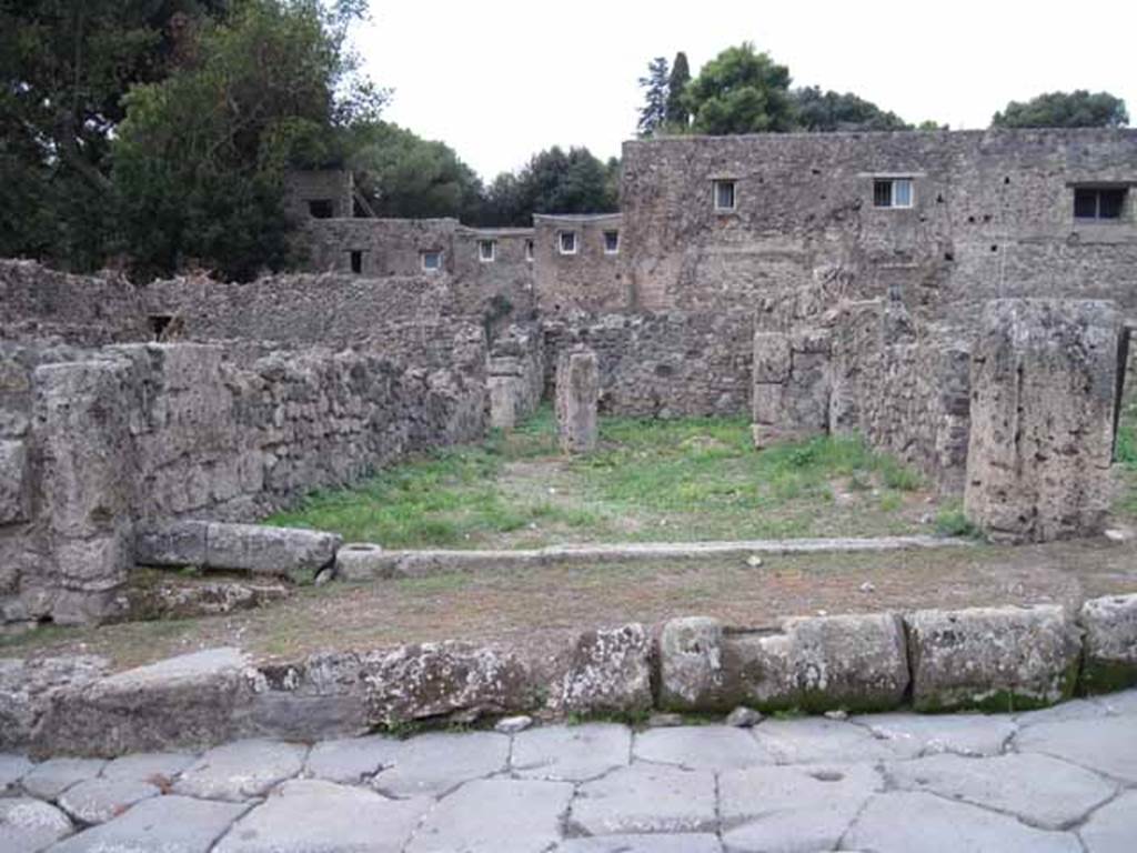VIII.7.9 Pompeii. September 2010.  Entrance on Via Stabiana, looking west . VIII.7.9 entrance is on the left of picture. Photo courtesy of Drew Baker.
