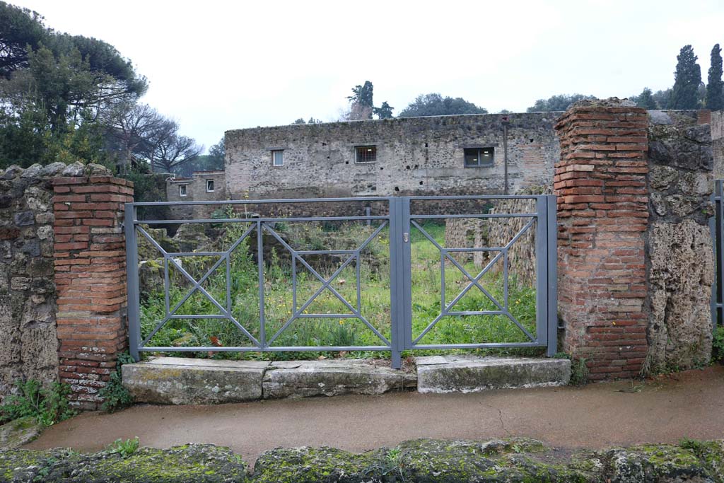 VIII.7.12, Pompeii. December 2018. Looking west to entrance doorway. Photo courtesy of Aude Durand.