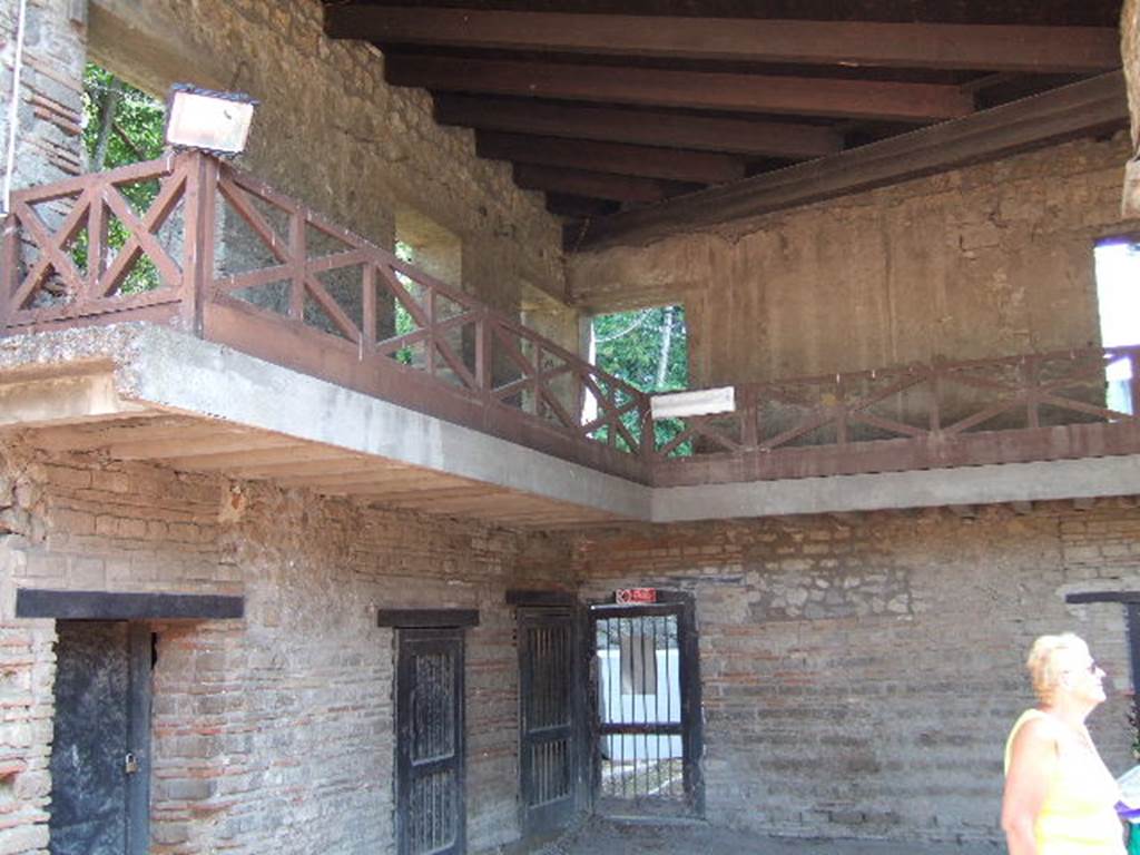 VIII.7.16 Pompeii.  September 2005. Reconstructed upper floor in south east corner.
