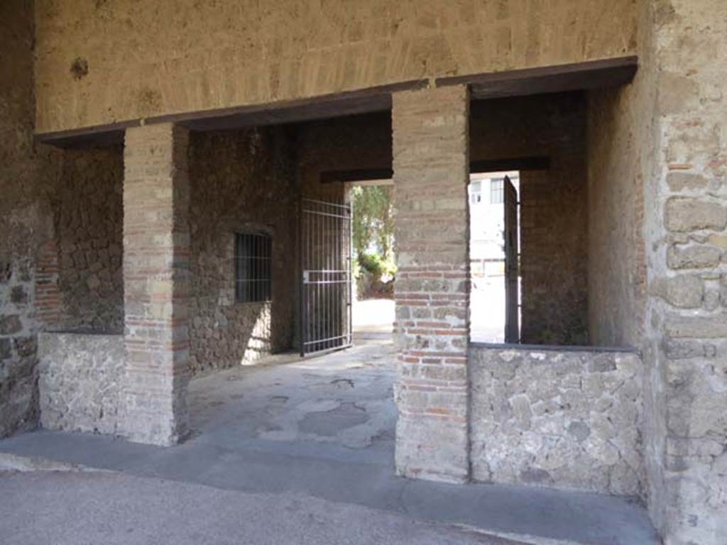 VIII.7.16 Pompeii. October 2014. Looking south into the exedra. Photo courtesy of Michael Binns. 
