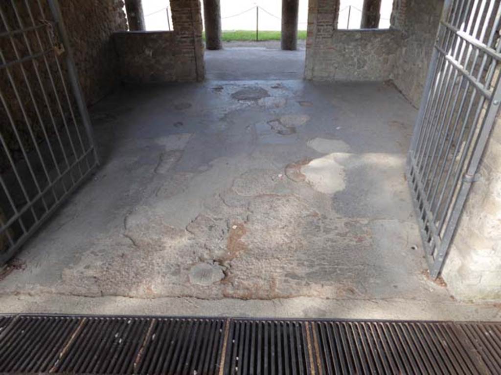 VIII.7.16 Pompeii. October 2014. Looking north from modern entrance/exit, across exedra to south side colonnade. Photo courtesy of Michael Binns. 
