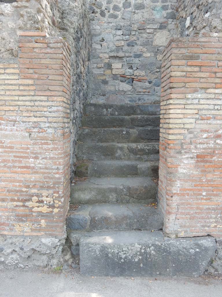 VIII.7.16 Pompeii. June 2019. Small staircase to upper floor on west side.
Photo courtesy of Buzz Ferebee.
