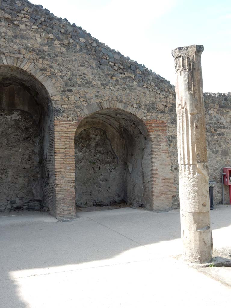 VIII.7.16 Pompeii. June 2019. Arches under staircase in north-west corner. Photo courtesy of Buzz Ferebee.