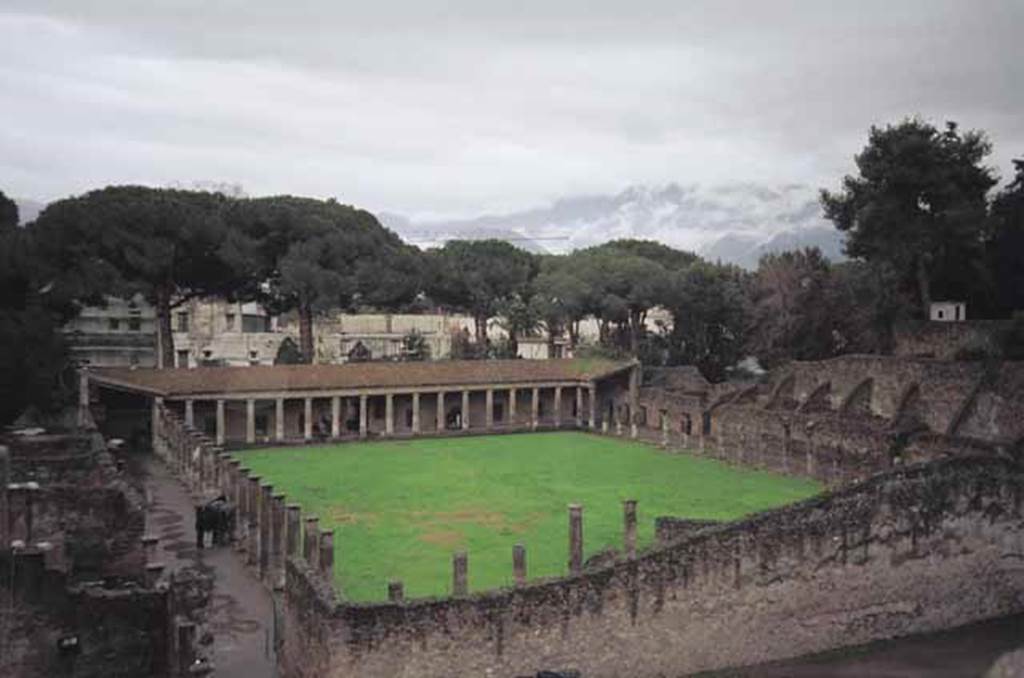 VIII.7.16 Pompeii. May 2010. Looking south and west from above east side of the Gladiators Barracks.  Photo courtesy of Rick Bauer.
