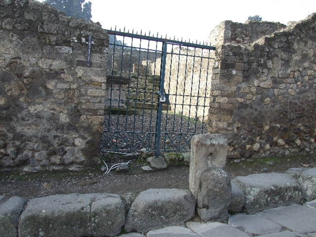 VIII.7.25, Pompeii. December 2018. 
Looking west on Via Stabiana, towards entrance doorway and fountain. Photo courtesy of Aude Durand.
