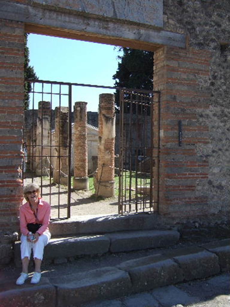 VIII.7.28 Pompeii.  May 2006. Entrance.