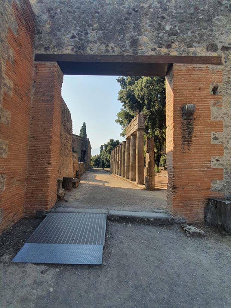 VIII.7.30 Pompeii. July 2021. Entrance doorway, looking south.
Foto Annette Haug, ERC Grant 681269 DÉCOR.

