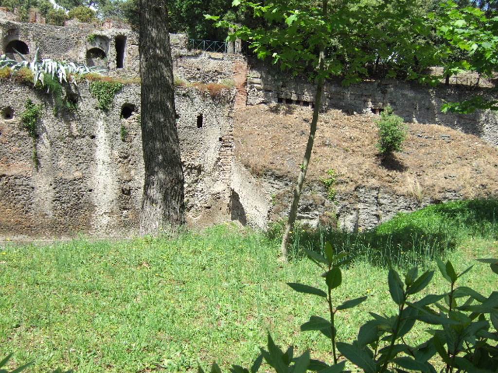 VIII.7.30 Pompeii and walls near Triangular Forum from outside city. May 2006.