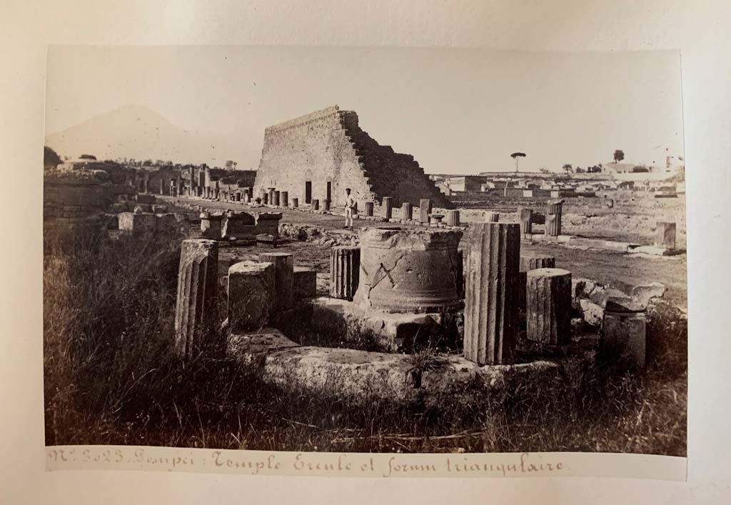 VIII.7.32 Pompeii. Album by M. Amodio, c.1880, entitled “Pompei, destroyed on 23 November 79, discovered in 1748”.
Looking north-east from Tholos towards west side of Large Theatre. Photo courtesy of Rick Bauer.
