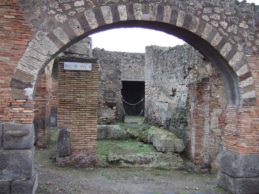 IX.2.1 Pompeii. December 2005. Arcade on Via Stabiana. Looking east. 