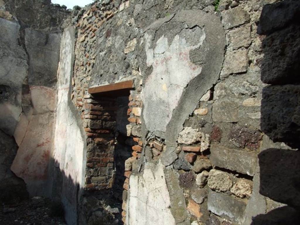 IX.2.18 Pompeii. March 2009. Room 10, east wall of triclinium, with window.  