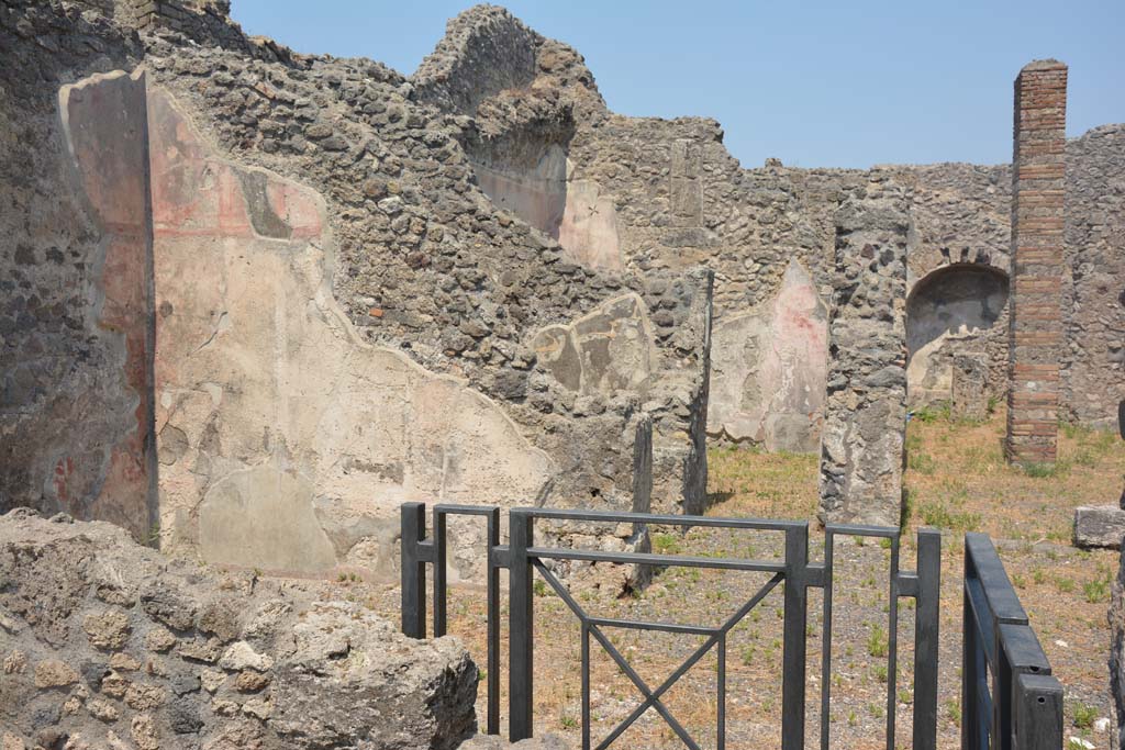 IX.3.2 Pompeii. July 2017. Looking east along north side of former atrium.
Foto Annette Haug, ERC Grant 681269 DÉCOR.
