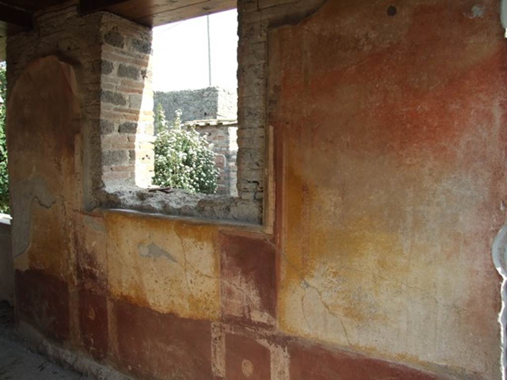 IX.3.5 Pompeii.  March 2009.  Room 18.  South wall with window.