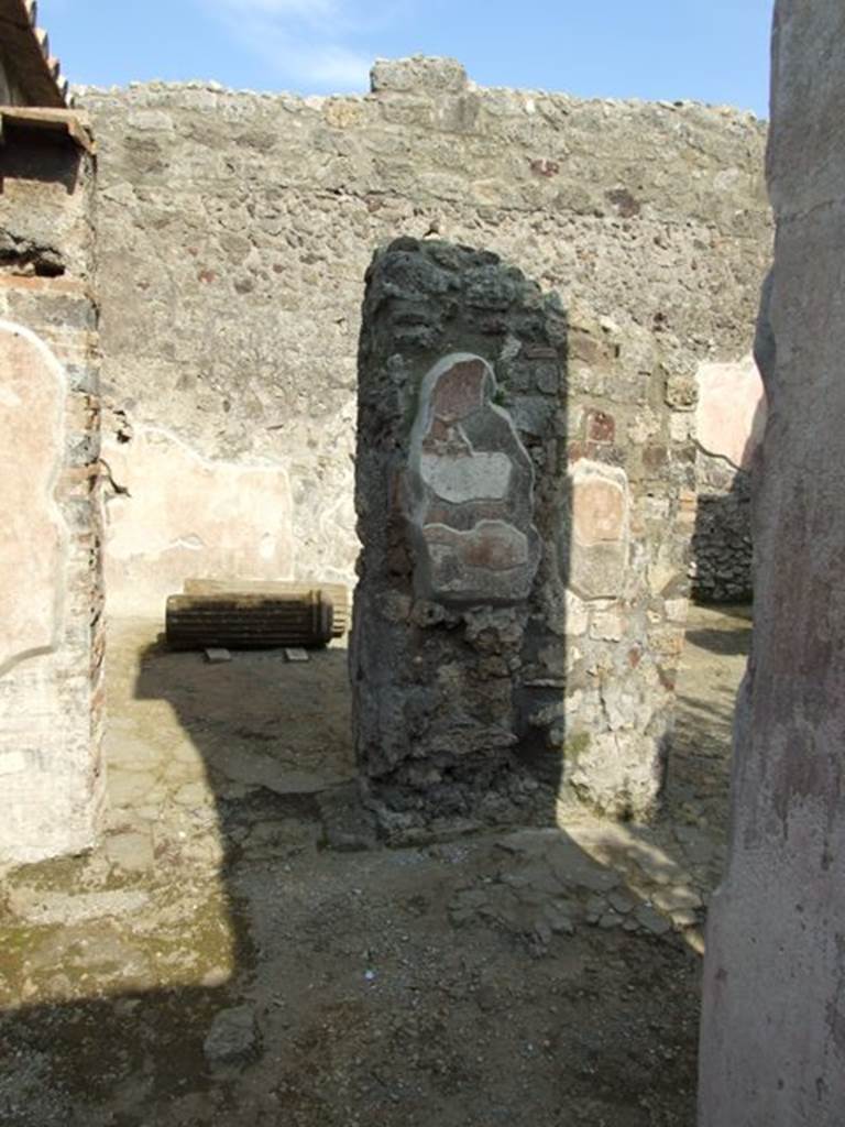 IX.3.5 Pompeii.  March 2009.  Doorway to room 20, ahead, and to corridor on right, room 21