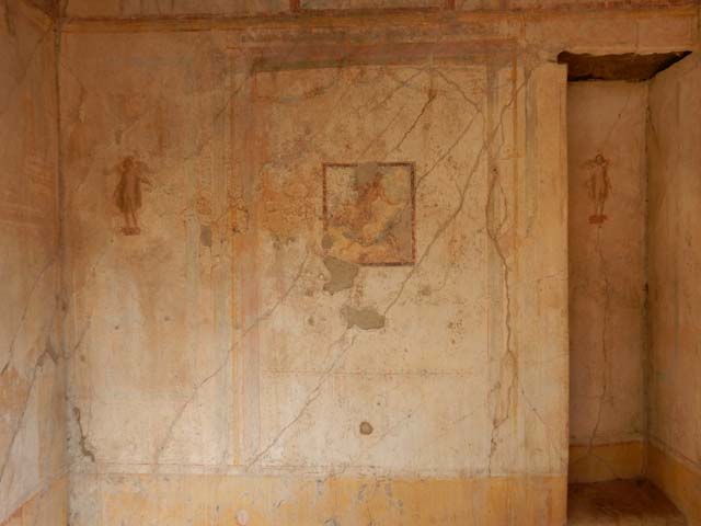 IX.3.5 Pompeii. May 2015. Room 4, north wall. Photo courtesy of Buzz Ferebee.

