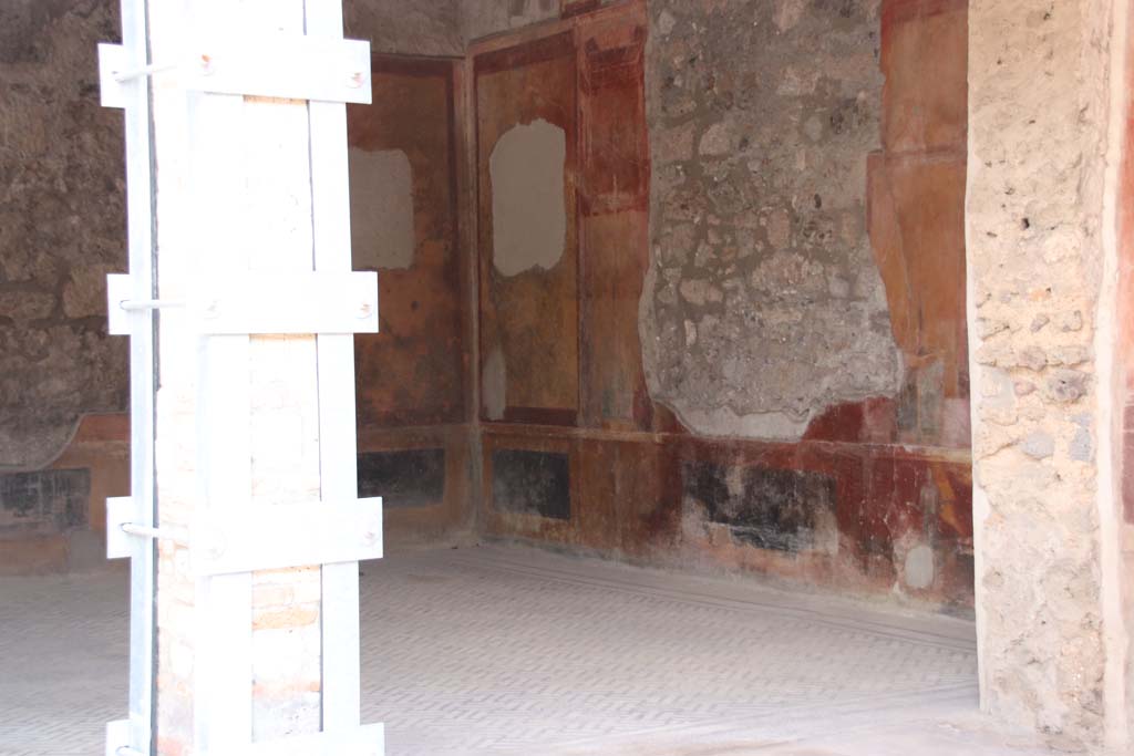 IX.3.5 Pompeii. September 2017. Looking towards south wall of room 14. Photo courtesy of Klaus Heese.