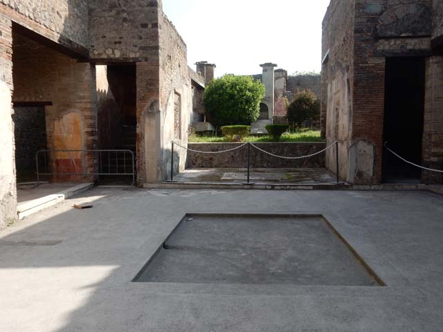 IX.3.5 Pompeii. May 2015. Room 3, atrium, looking east through tablinum to raised garden area. Photo courtesy of Buzz Ferebee.
