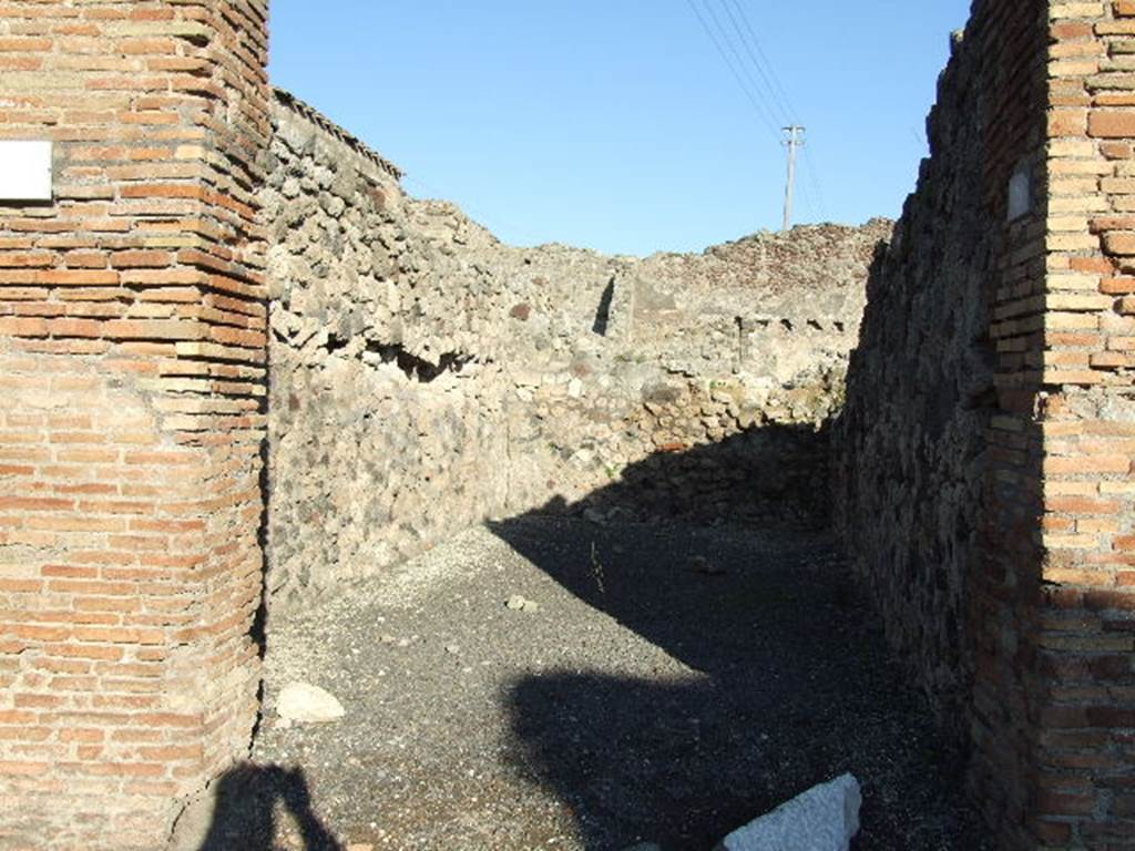 IX.3.9 Pompeii. December 2007. Looking east.