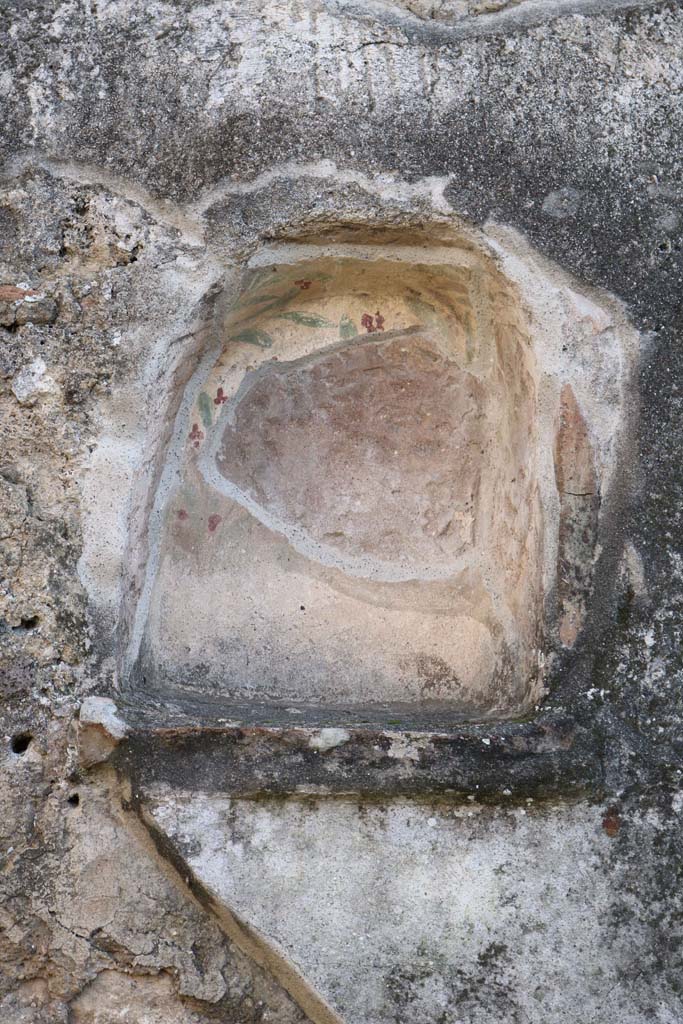 IX.3.12 Pompeii. December 2018. Niche set into south wall. Photo courtesy of Aude Durand.