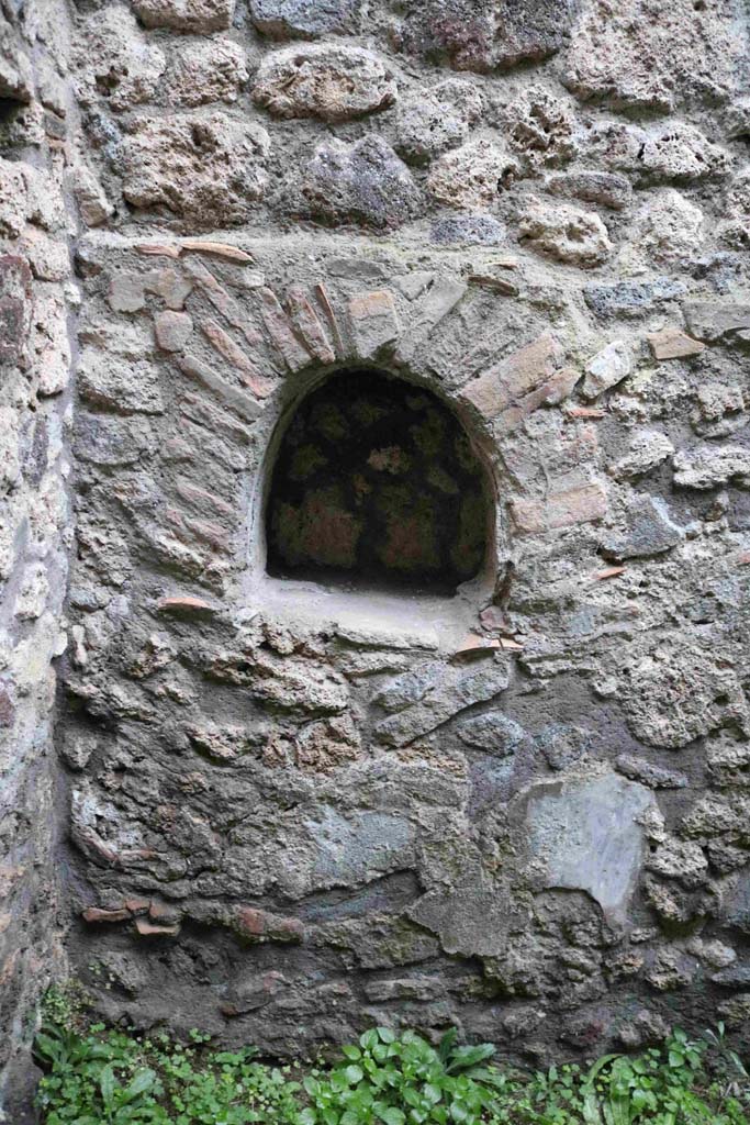 IX.3.13 Pompeii. December 2018. Kitchen, niche on north wall. Photo courtesy of Aude Durand.