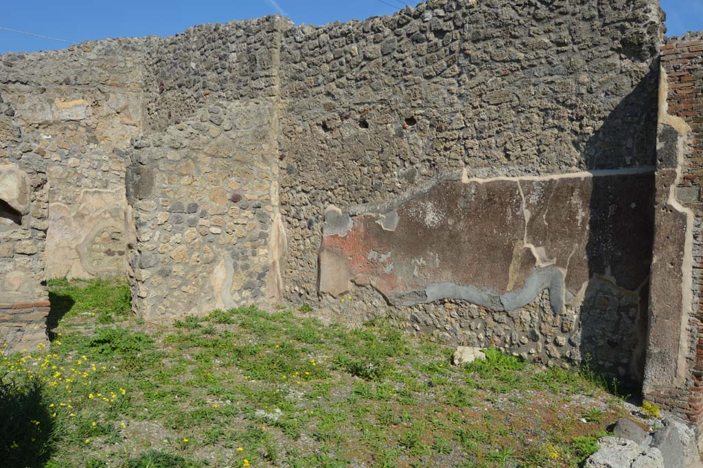 IX.3.14 Pompeii. October 2017. Looking towards doorway to room in north-east corner and towards east wall.
Foto Taylor Lauritsen, ERC Grant 681269 DÉCOR.

