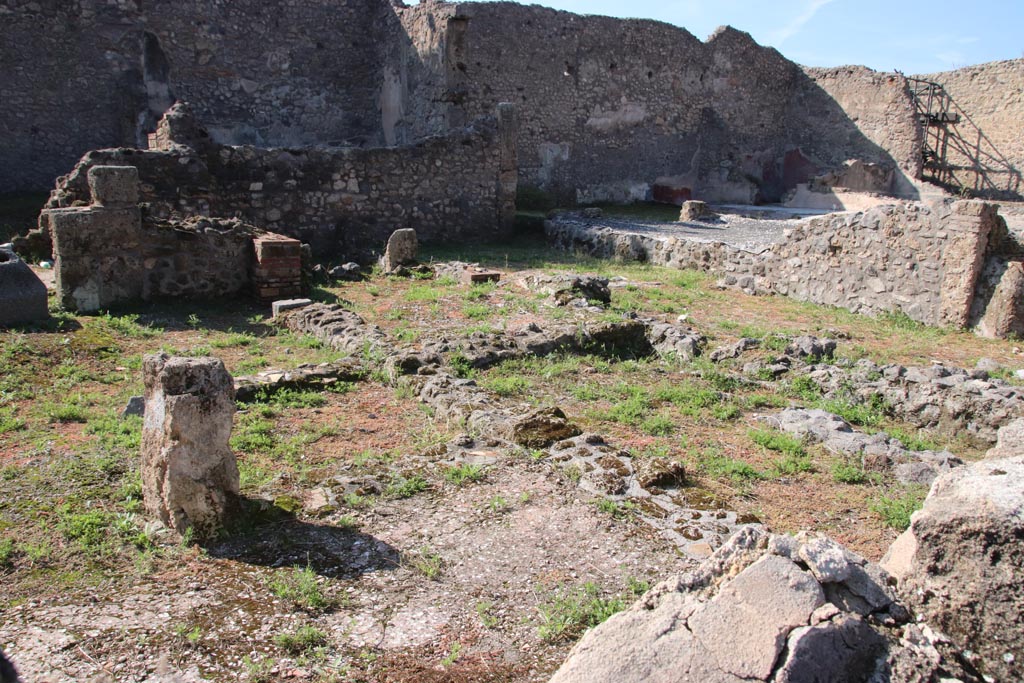 IX.3.21 and IX.3.22 Pompeii. October 2022. Looking north-west. Photo courtesy of Klaus Heese. 