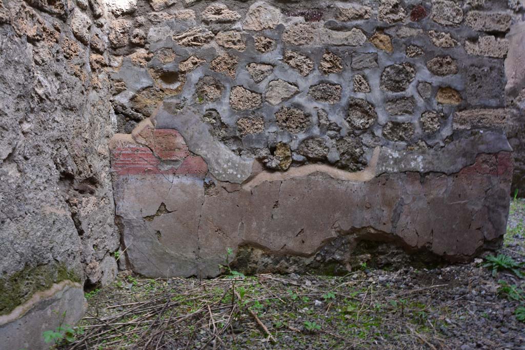 IX.5.2 Pompeii. March 2017. Room n, north-east corner and lower east wall. 
Foto Christian Beck, ERC Grant 681269 DCOR.


