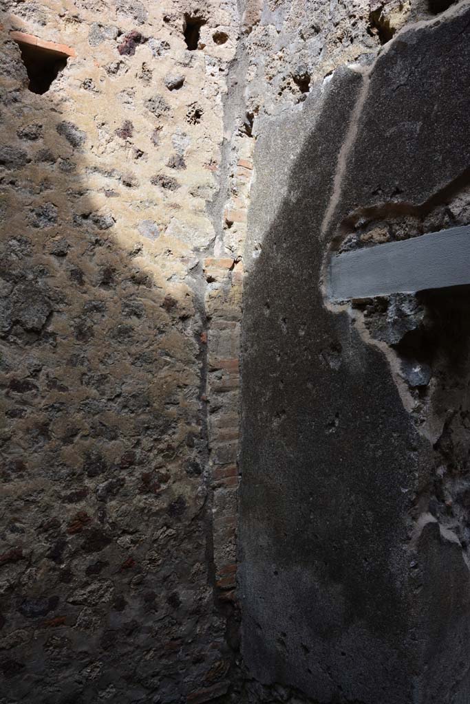 IX.5.2 Pompeii. March 2017. Room o, north-east corner.
Foto Christian Beck, ERC Grant 681269 DCOR.
