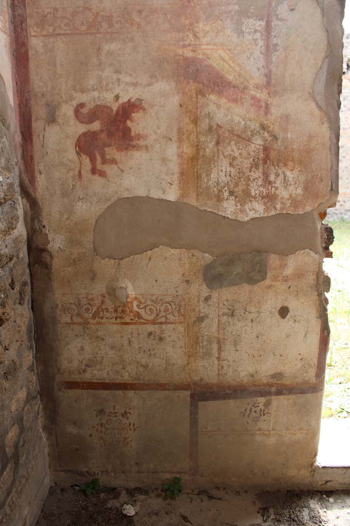 IX.5.2 Pompeii. May 2019. Room ‘c’, south-west corner and west wall with doorway to atrium ‘b’.
Foto Christian Beck, ERC Grant 681269 DÉCOR.
