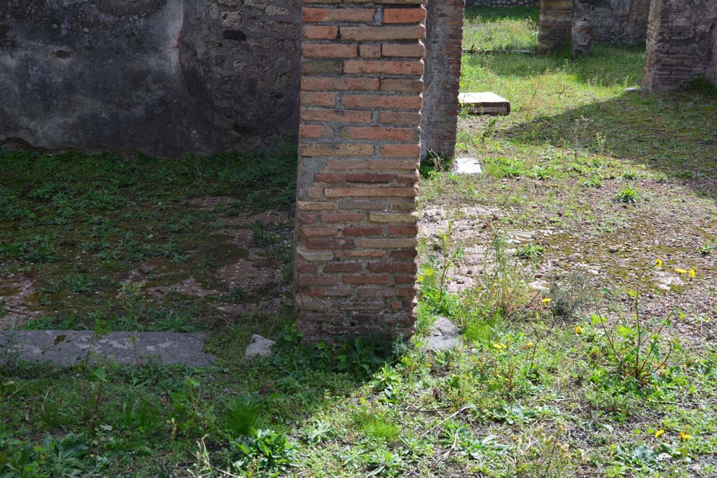 IX.5.2 Pompeii. March 2017. Room k, detail of floorings, with room i, on left, and room k, tablinum, on right.
Foto Christian Beck, ERC Grant 681269 DCOR.

