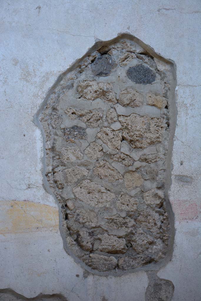 IX.5.11 Pompeii. May 2017. 
Room k, hole made by the ancient searchers breaking through into/or out of the tablinum.
Foto Christian Beck, ERC Grant 681269 DCOR.
