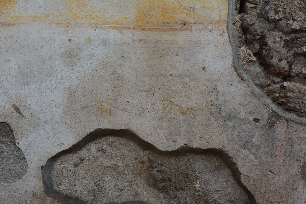IX.5.11 Pompeii. March 2017. Room k, zoccolo below central panel on east wall with remaining painted decoration.
Foto Christian Beck, ERC Grant 681269 DCOR.
