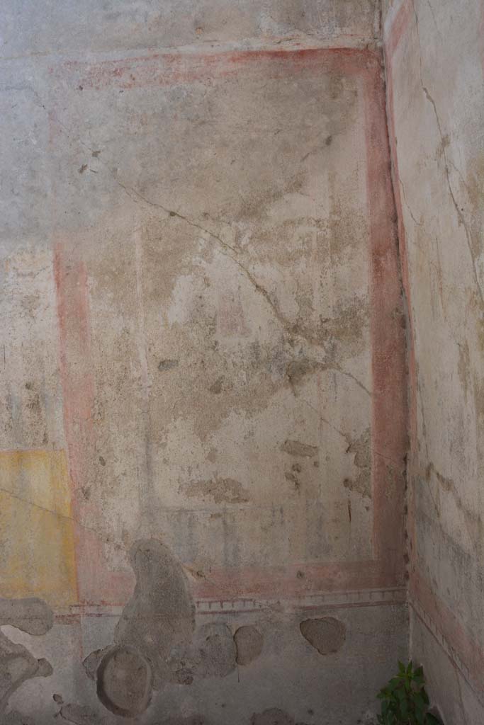 IX.5.11 Pompeii. May 2017. Room k, panel at west end of south wall with faded figure of Euterpe.
Foto Christian Beck, ERC Grant 681269 DCOR.

