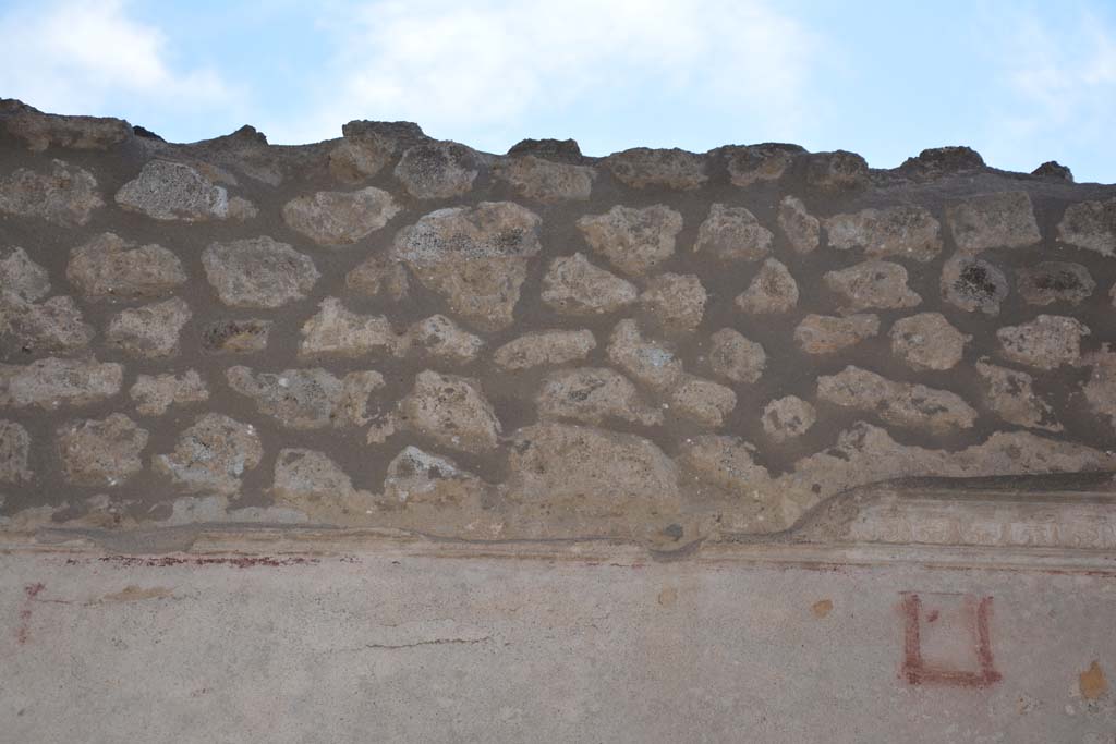 IX.5.11 Pompeii. May 2017. Room k, detail from upper south wall.
Foto Christian Beck, ERC Grant 681269 DCOR.
